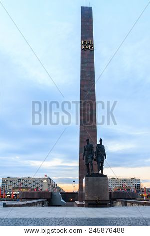 Saint Petersburg, Russia - May 2, 2018: Statue Of Soldiers Marching To War At The Monument To The He