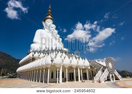 February 1, 2016 :  Wat Pha Kaew Phetchabun Place A Fairly Spectacular Landscape, Which Is Called Ph