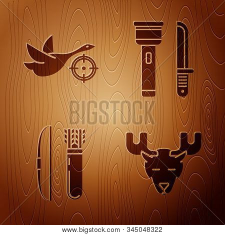 Set Moose Head With Horns, Hunt On Duck With Crosshairs, Bow And Arrow In Quiver And Flashlight And 