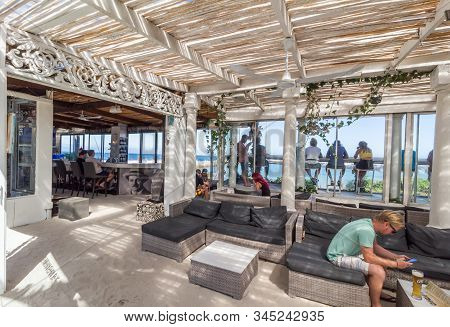 Cape Town , South Africa - 03 January 2019: Hemingway Bar Interior With Sea Sand Floor At The Cape T