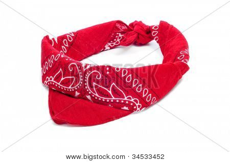 modelado de Paisley bandana vermelho sobre um fundo branco branco