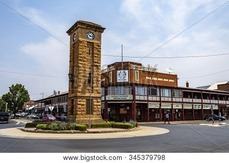 Coonabarabran, Australia - January 7, 2020: View Of The War Memorial Clock Tower, Made Of Sandstone 