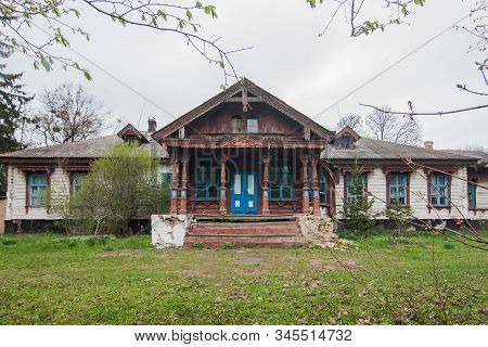 Old Wooden House In Yaropovychi, Zhytomyr Oblast, Ukraine