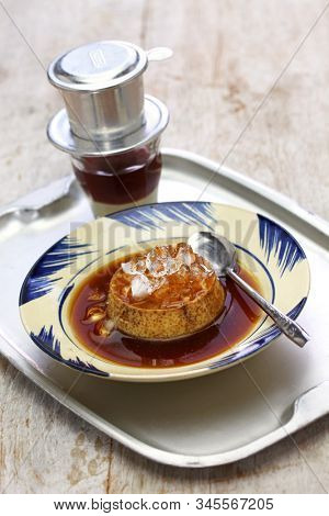 vietnamese flan, banh flan, vietnamese custard pudding 