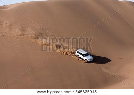 Zahedan, Baluchestan/iran-11/24/2018 Nissan Patrol Super Safari In Lut Desert