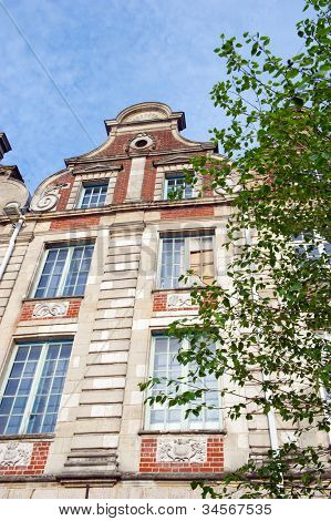 Gamle bygninger fra middelalderen i franske Arras