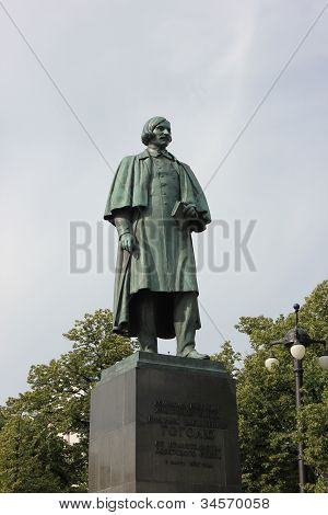 Památník Gogol v Moskvě