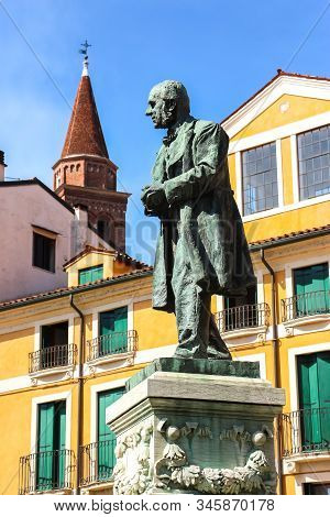 Vicenza, Italy - Circa September 2018. Beautiful View Of Statua Di Fedele Lampertico In Vicenza.