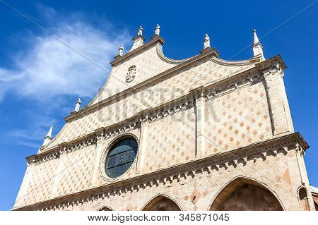 Vicenza, Italy - Circa September 2018. Beautiful Architecture Of Vicenza Cathedral (cattedrale Di Sa