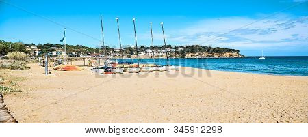 Fully Equipped Modern Spanish City Beach Sagaro , Girona, Spain