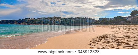 Fully Equipped Modern Spanish City Beach Platja Daro, Girona, Spain
