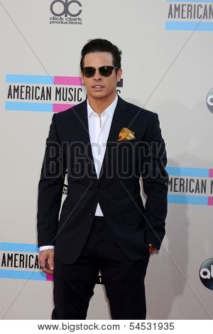 LOS ANGELES - NOV 24:  Casper Smart at the 2013 American Music Awards Arrivals at Nokia Theater on November 24, 2013 in Los Angeles, CA