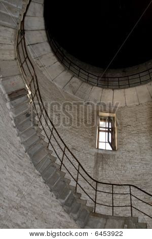 Interior de la torre abandonada