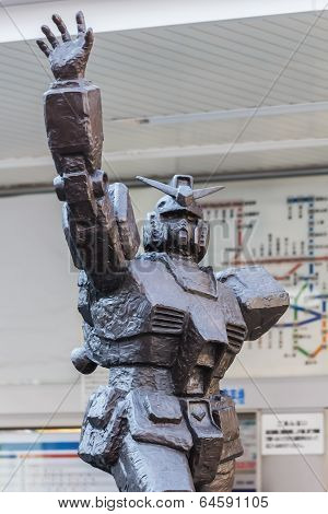 Mobile Suit Gundam Sculpture