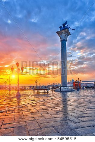Piazza San Marco at sunrise, Vinice, Italy
