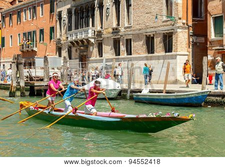 Italy. Venice. Vogalonga Regatta.