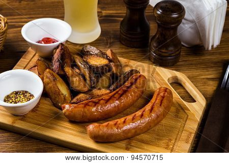 Grilled Sausages With Roast Potato With Spices