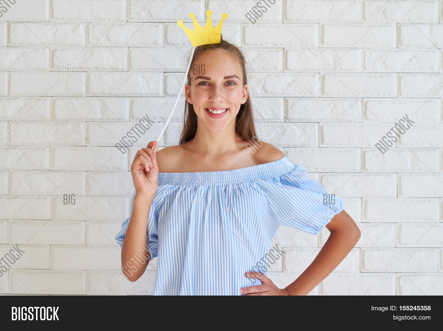 Necked girls.com