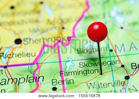Farmington pinned on a map of Maine, USA