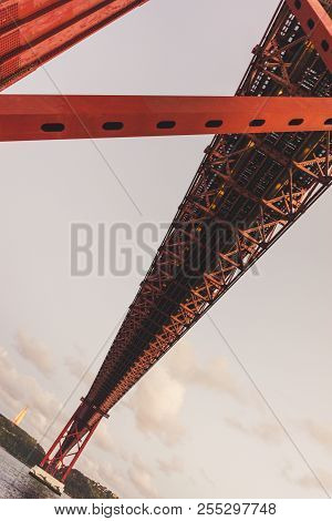 25 De Abril Bridge