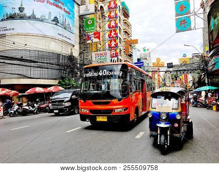 The Photo Of Yaowarach Street In Bangkok China Town And Its Building Next To  The Road. Bangkok, Tha