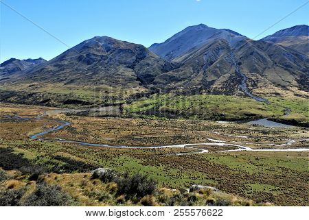 Edoras/mount Sunday - A Beautiful Masterpiece Of Nature