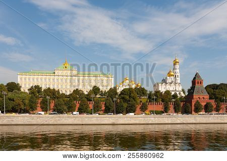 Moscow, Russia - August 28, 2018: Palace, Cathedrals And Tower Of Moscow Kremlin On Kremlevskaya Emb