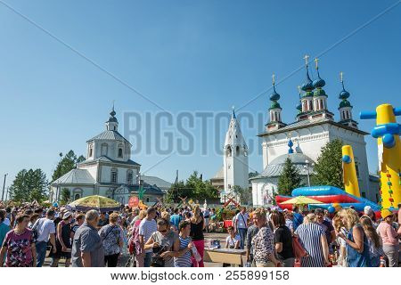 At The Regional Festival-fair Luk-luchok August 25, 2018 In The City Of Luh, Ivanovo Region, Russia.