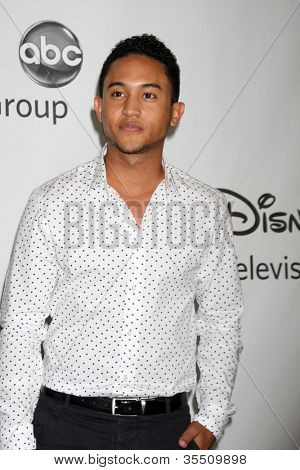 LOS ANGELES - Tem 27: ABC TCA parti yaz 2012 Beverly Hilton otel o, Tahj Mowry gelir