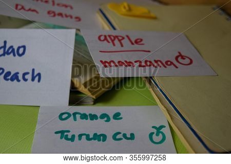 Manzana Write On A Sticky Note Isolated On Office Desk. Learning Spanish Language Concept