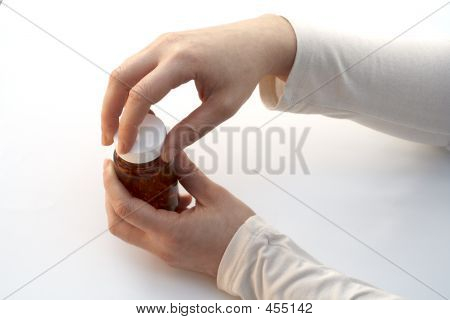 打开药瓶