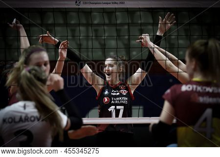 Istanbul, Turkey - December 21, 2021: Mehtap Oztunali In Turkish Airlines Vs Vk Dukla Liberec Cev Ch