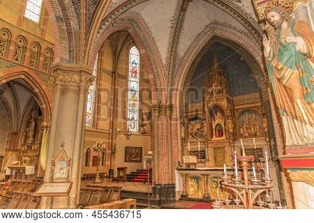 Alkmaar, Netherlands. April 2022. The Interior Of The St. Laurentius Church In Alkmaar.