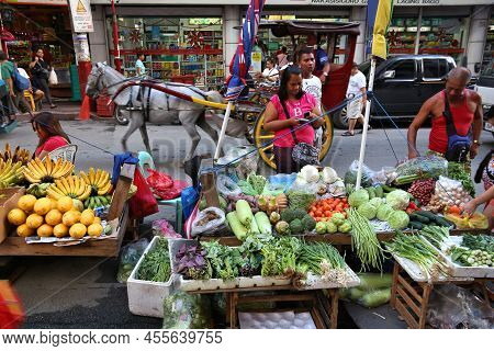 Manila, Philippines - November 25, 2017: People Visit Chinatown Food Market In Manila, Philippines. 