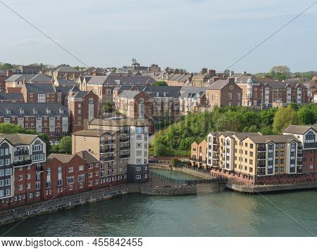 newcastle upon thyne at the english coast