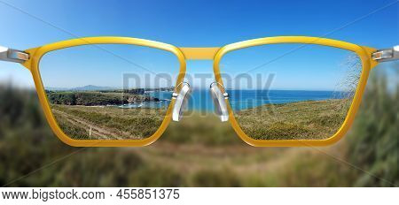 Free, Clear And Sharp View Through Corrective Glasses - 3d Illustration