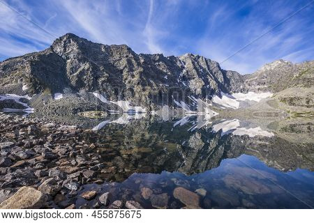 Mountain Lake Alla-askir. Altai Landscape