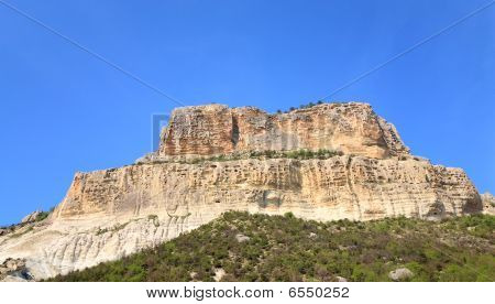 Kevään Crimea vuoristomaisema (Ukraina).