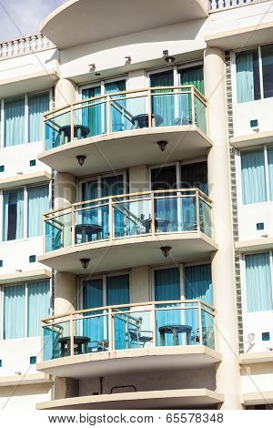 Beautiful Apartments With Balcony In South Miami
