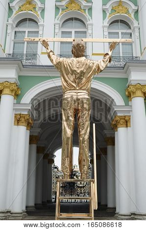 12.01.2017.Russia.Saint-Petersburg.12.01.2017.Russia.Saint-Petersburg.Bronze sculpture by Belgian Jan Fabre exhibited in the courtyard of the Hermitage.