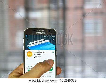 MONTREAL CANADA - DECEMBER 23 2016 : Google Crome Canary on Samsung S7 screen. Chrome Canary is a mix of Chrome developer build and the Chromium snapshot builds.
