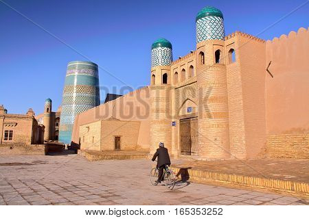 KHIVA, UZBEKISTAN: The Kunya Ark and the Kalta Minor Minaret in Khiva Old town