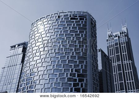 o edifício moderno do centro financeiro de lujiazui, em Xangai, china.