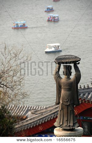 statua dynastii Qin w Beihai park Pekin