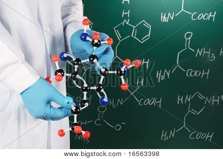 Wissenschaftler Ergebnis Molekulares Modell im vorderen Tafel