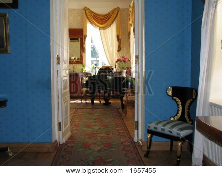 Interior de uma sala de estar do século 19