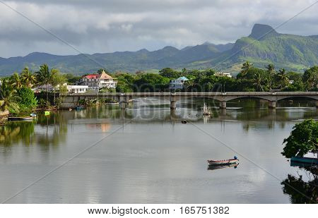 River Scene With Mountains Background