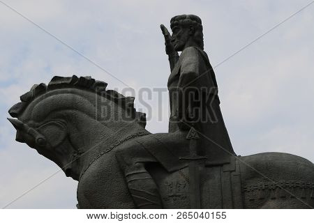 Statue Of Founder Of Tbilisi City Vakhtang Gorgasali