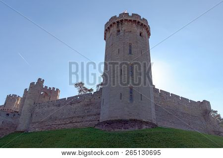 Warwick, Uk - October 21: Picture Of Warwick Castle - Guys Tower On October 21, 2018 In Warwick, War
