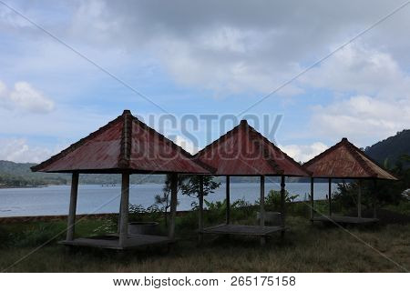 A Resting Place Beside The Buyan Bali Lake
